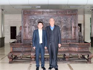 攜手共贏！河南礦山黨委書記崔培軍與德勝集團董事長周平進行洽談