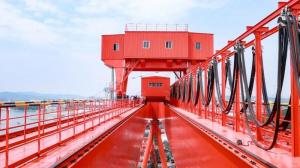 空中“鋼鐵俠”｜“礦源”智造450t超大跨度造船門機